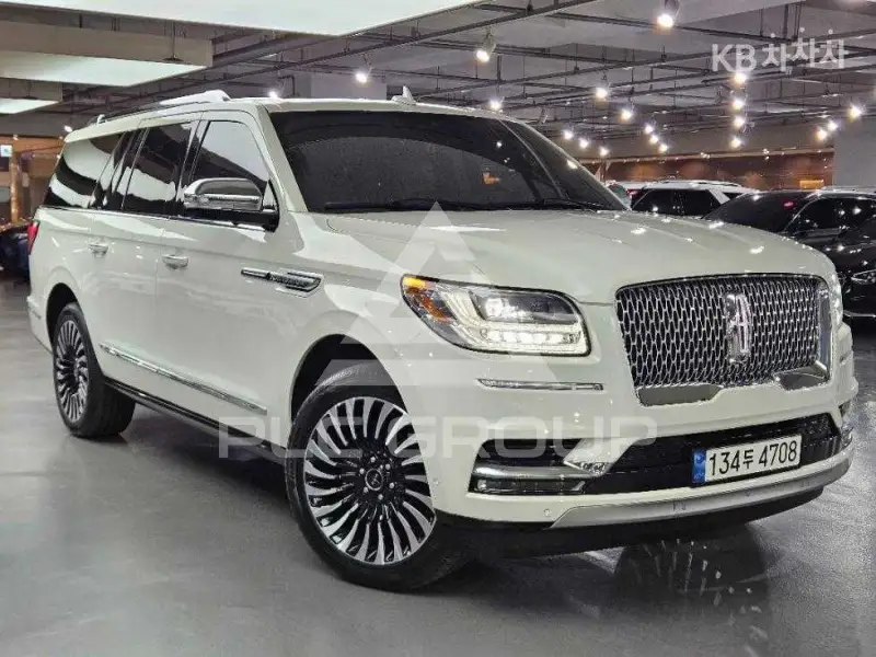 2021 Lincoln NAVIGATOR