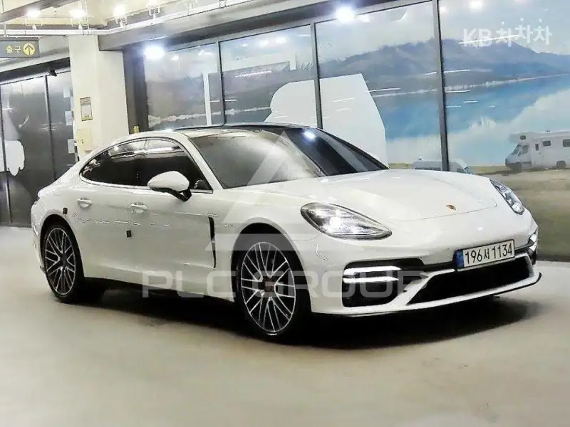 2021 Porsche Panamera