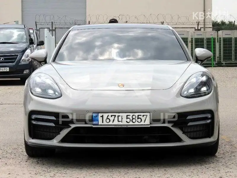 2021 Porsche Panamera