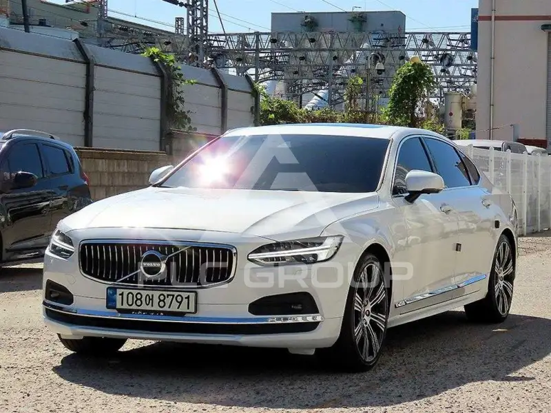 2021 Volvo S90