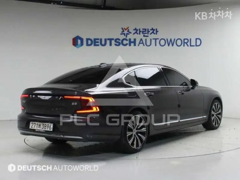 2021 Volvo S90