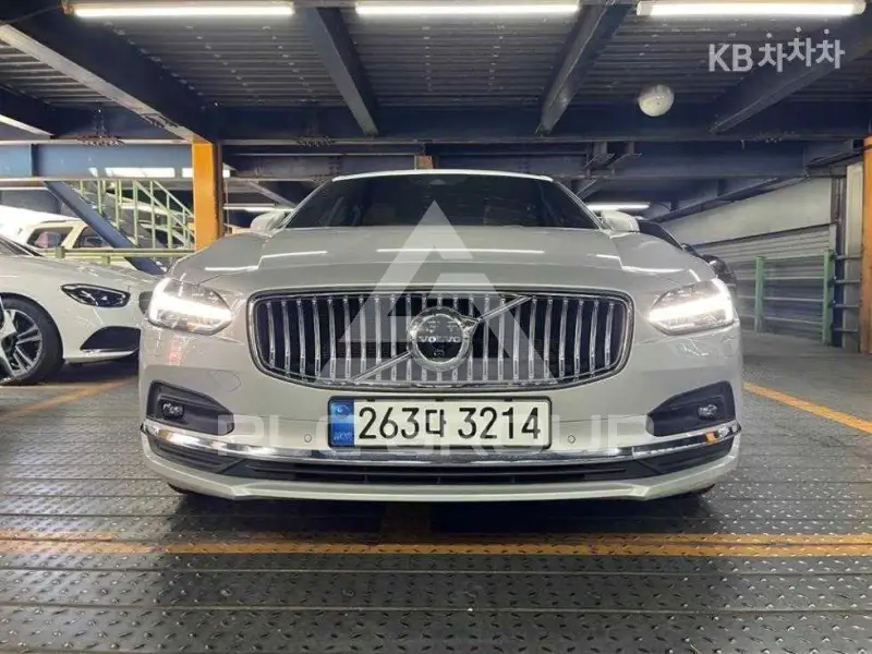 2021 Volvo S90