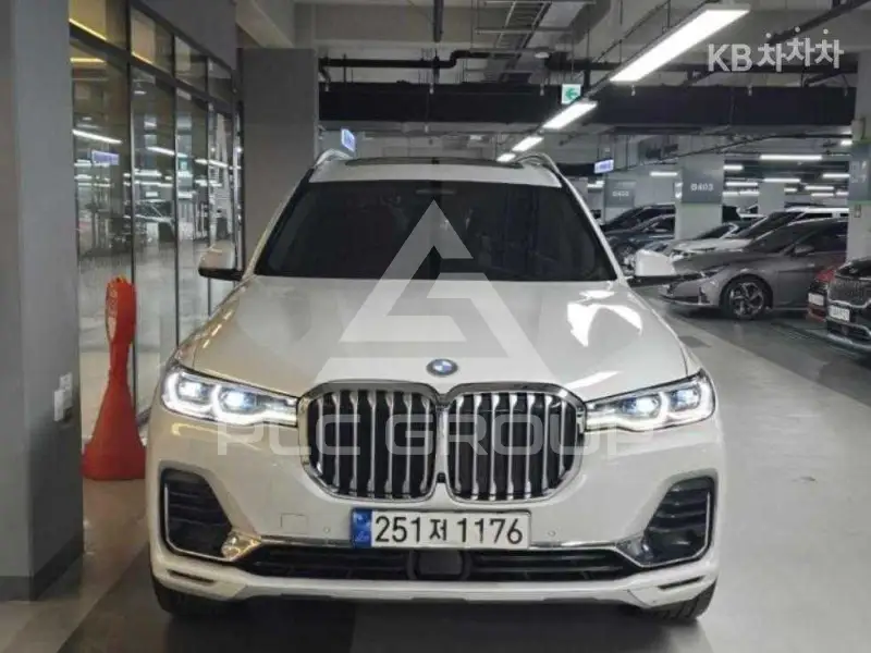 2022 BMW X7