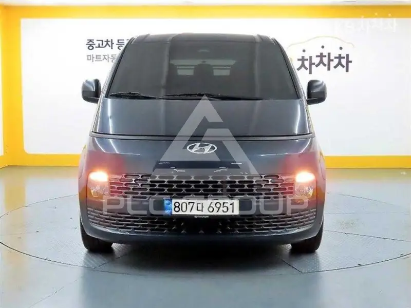 2022 Hyundai Staria