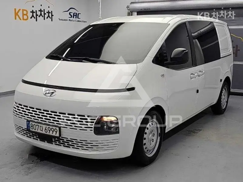2022 Hyundai Staria