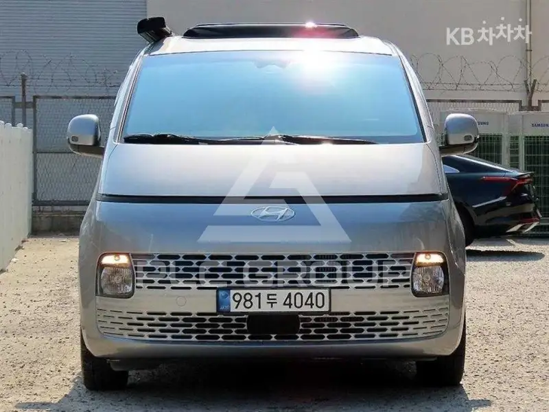 2022 Hyundai Staria