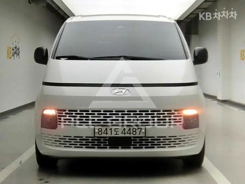 2022 Hyundai Staria