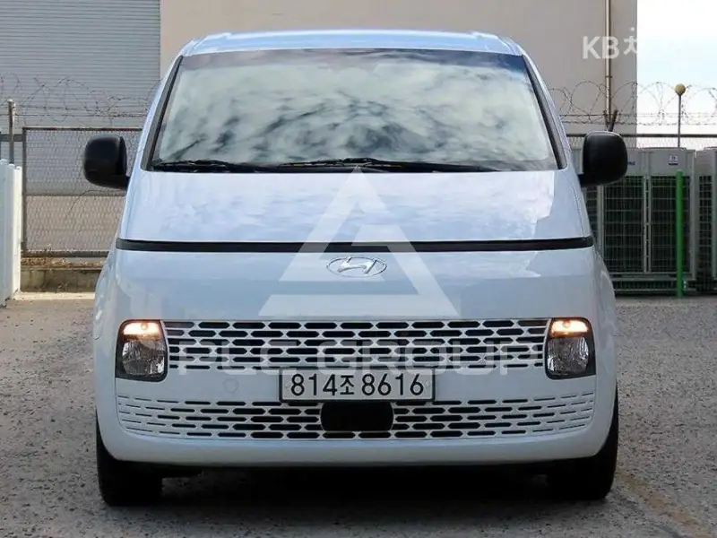 2022 Hyundai Staria