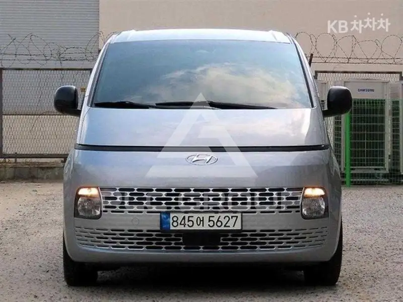 2022 Hyundai Staria