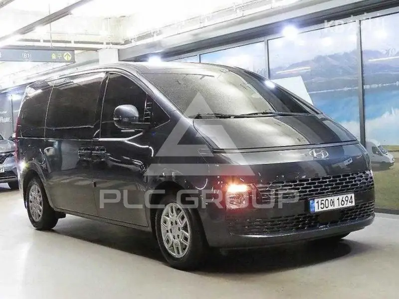 2022 Hyundai Staria