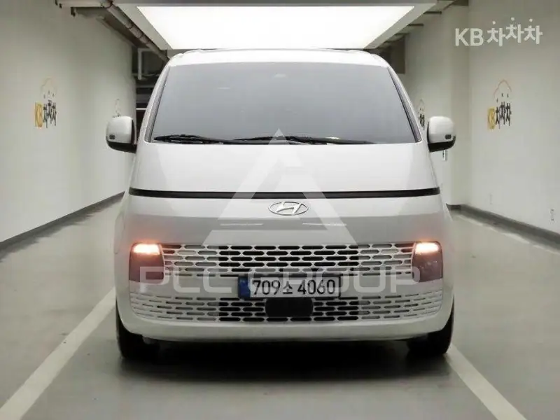 2022 Hyundai Staria