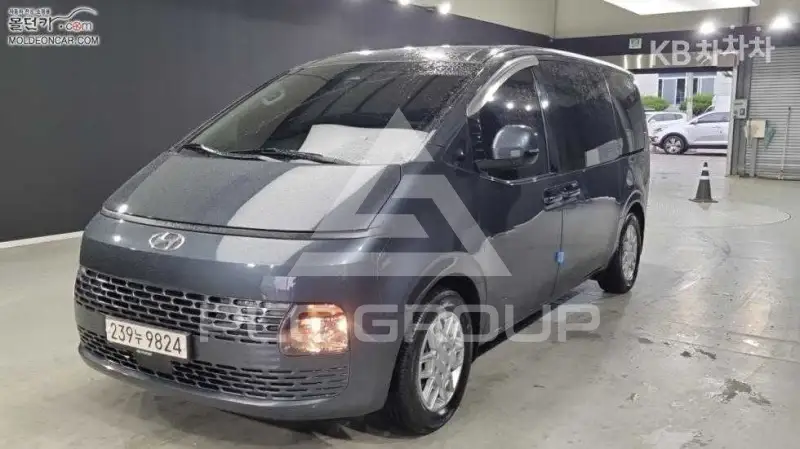 2022 Hyundai Staria