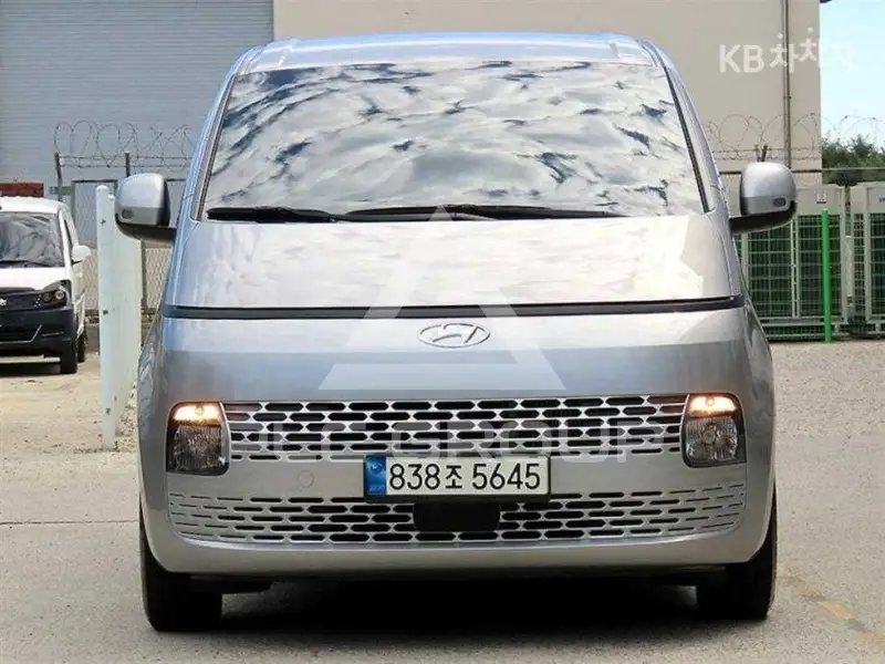 2022 Hyundai Staria