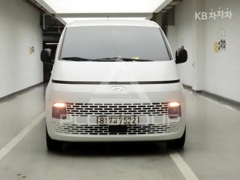 2022 Hyundai Staria