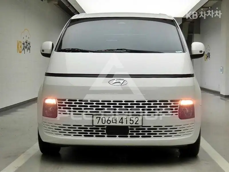 2022 Hyundai Staria