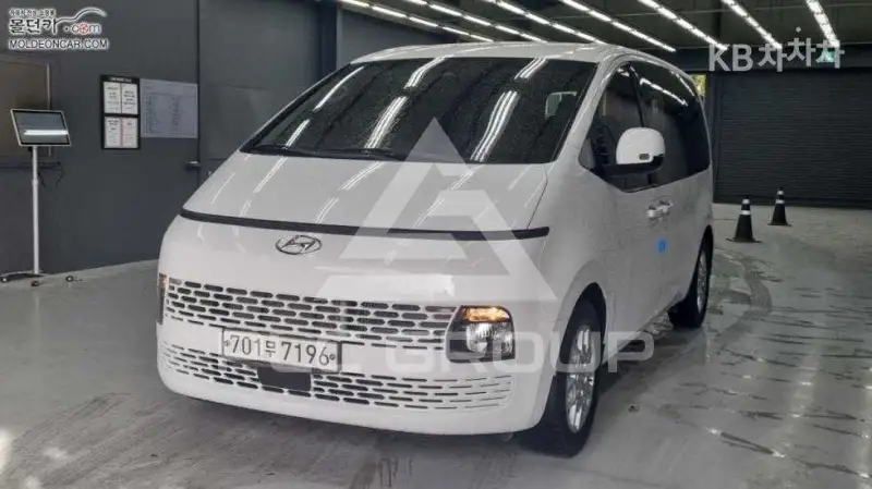2022 Hyundai Staria