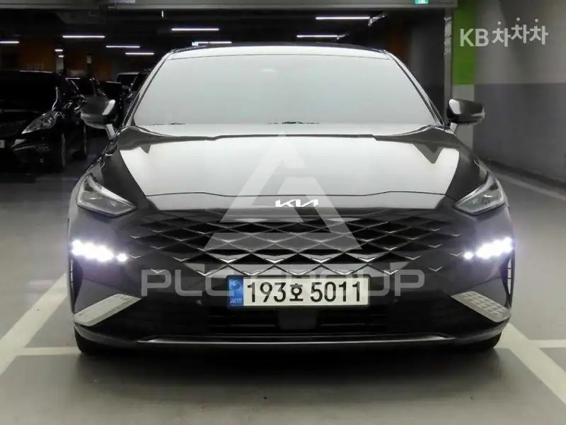 2022 KIA K8