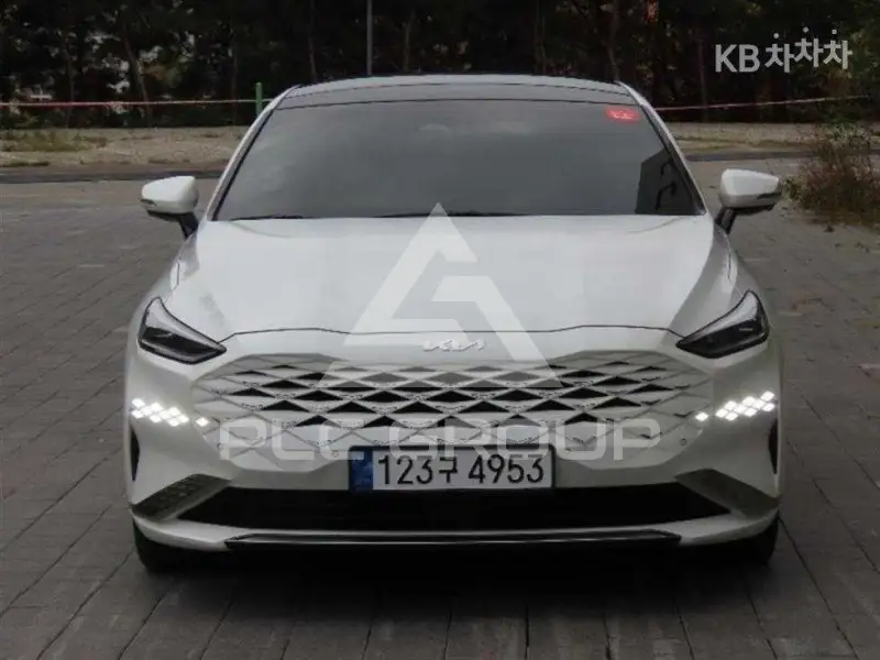 2022 KIA K8