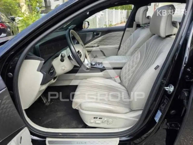 2022 KIA K8