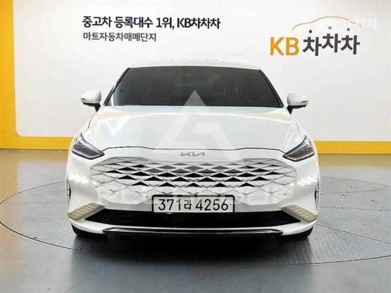 2022 KIA K8