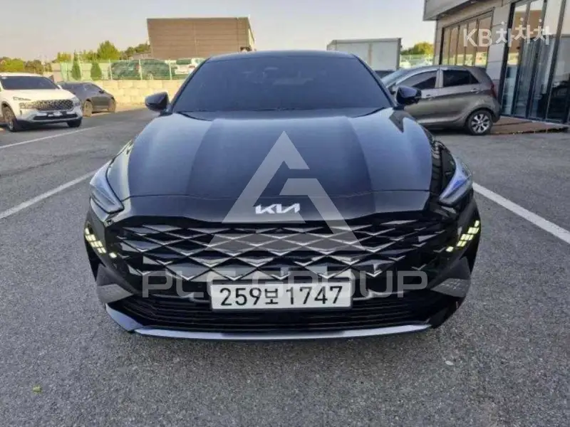 2022 KIA K8