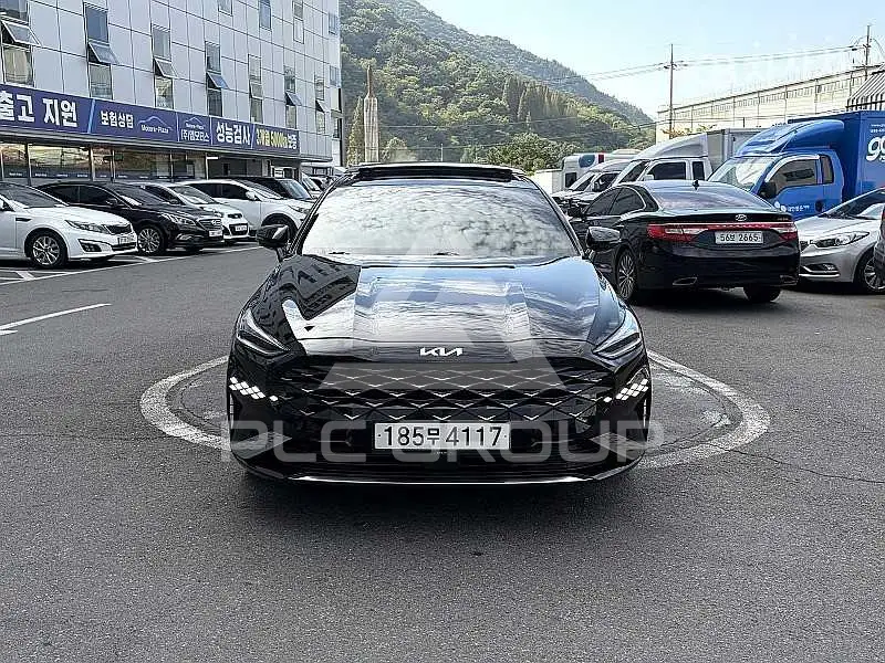 2022 KIA K8