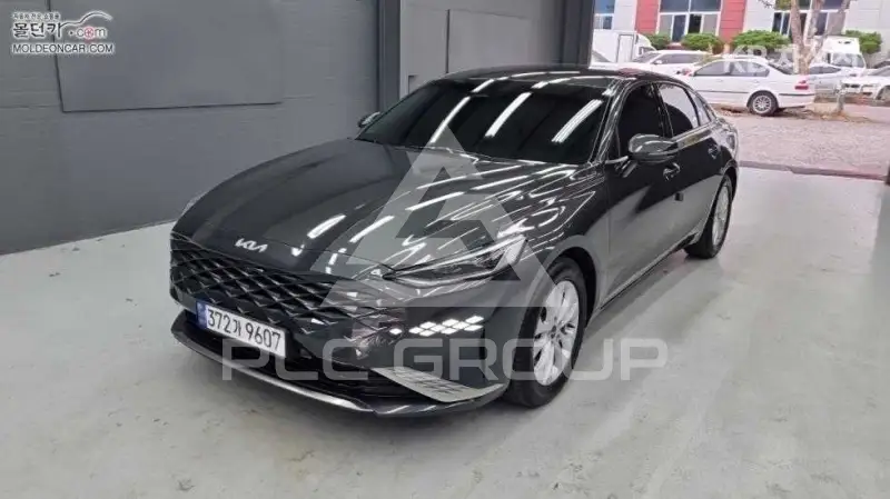 2022 KIA K8