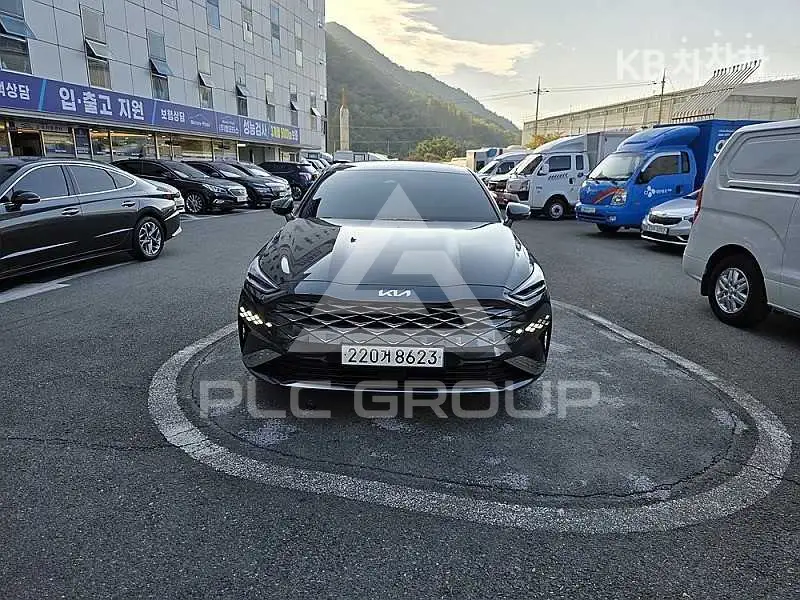 2022 KIA K8