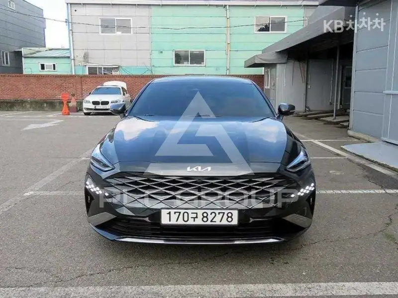 2022 KIA K8