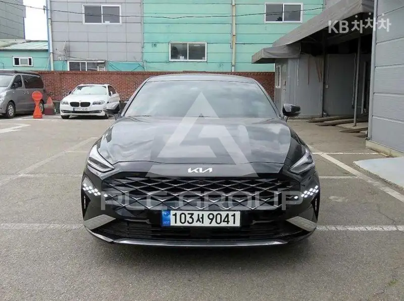 2022 KIA K8