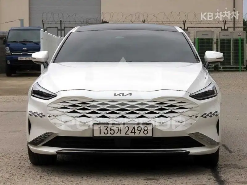 2022 KIA K8