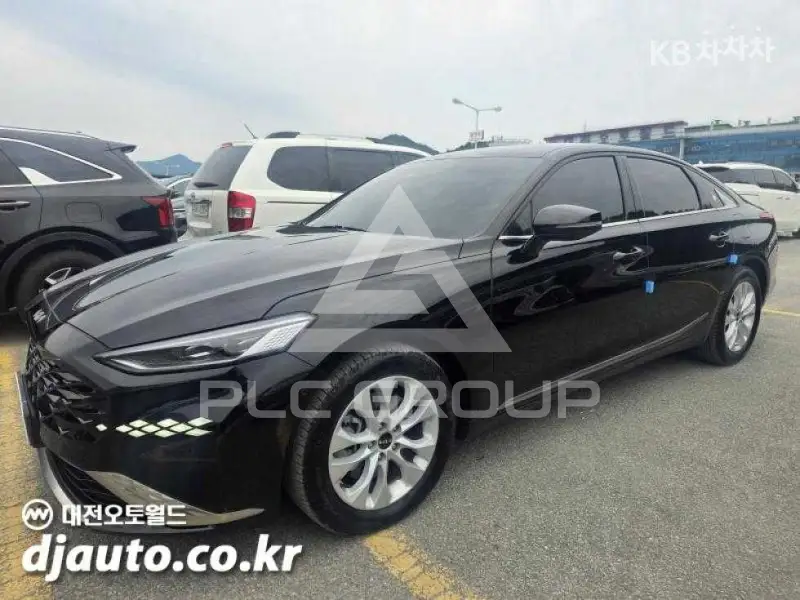 2022 KIA K8