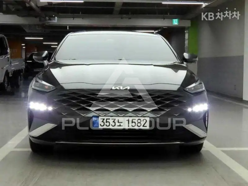 2022 KIA K8