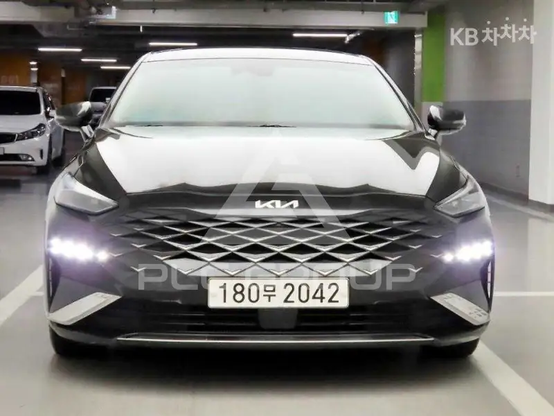 2022 KIA K8