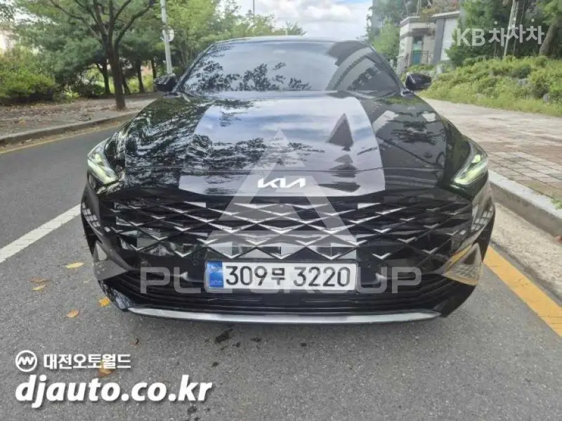2022 KIA K8