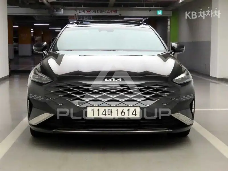 2022 KIA K8