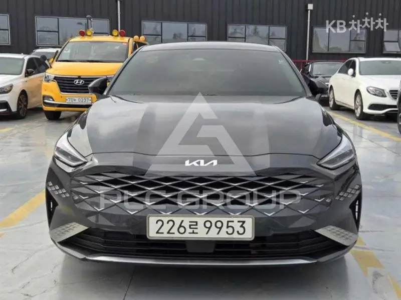 2022 KIA K8