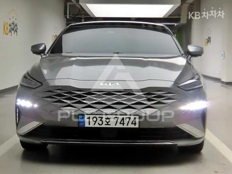 2022 KIA K8