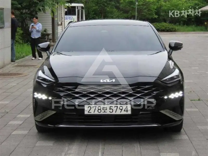 2022 KIA K8