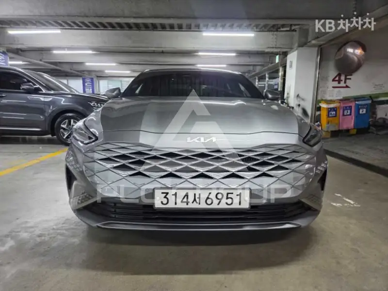 2022 KIA K8