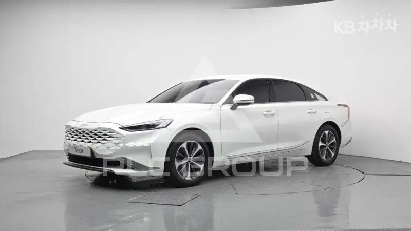 2022 KIA K8