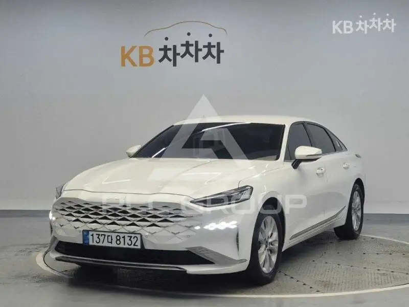 2022 KIA K8