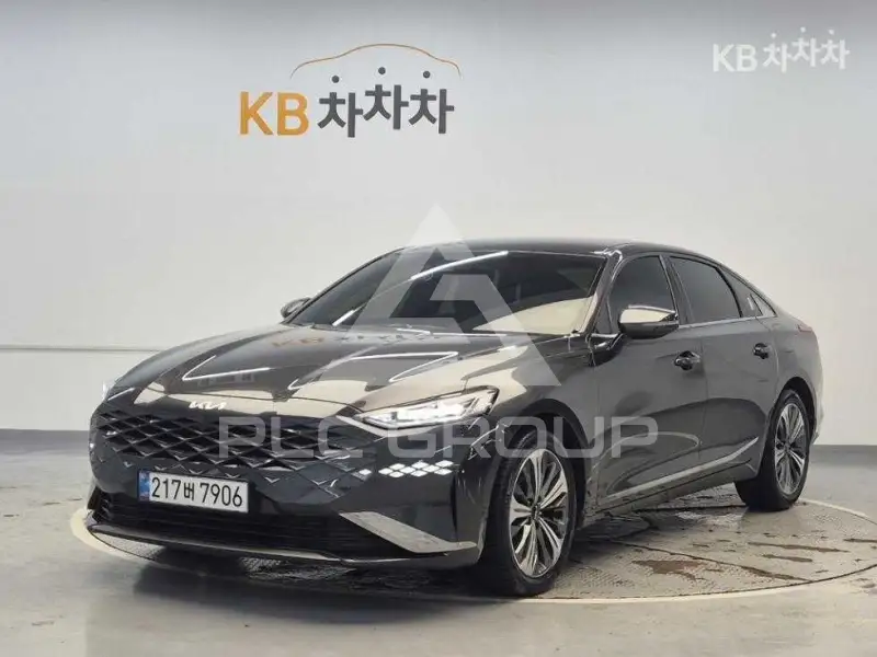 2022 KIA K8