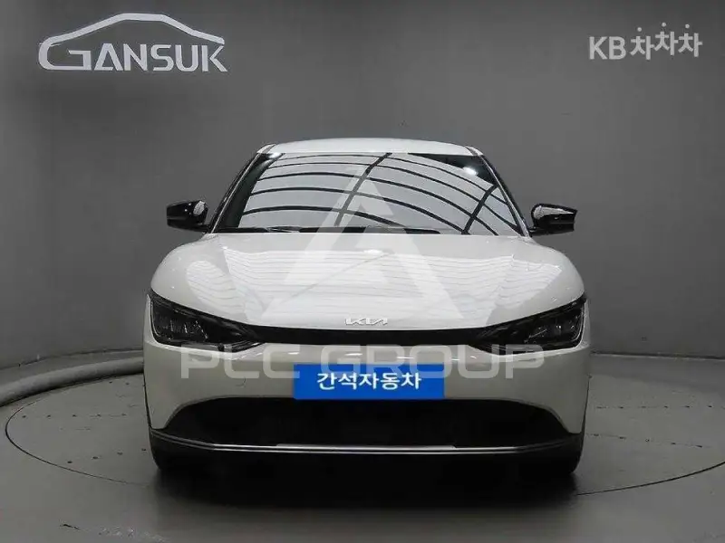 2022 KIA EV