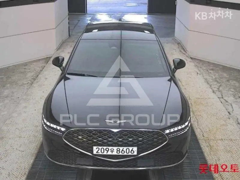 2022 Genesis G90