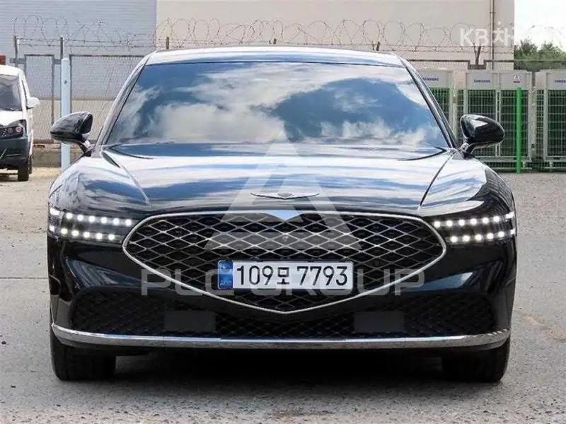 2022 Genesis G90
