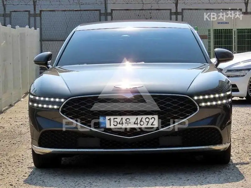 2022 Genesis G90