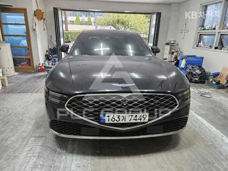 2022 Genesis G90