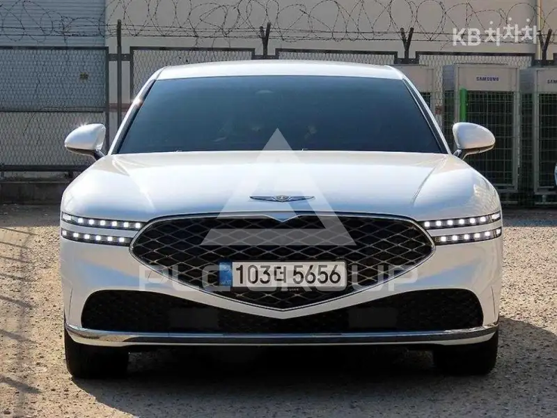 2022 Genesis G90