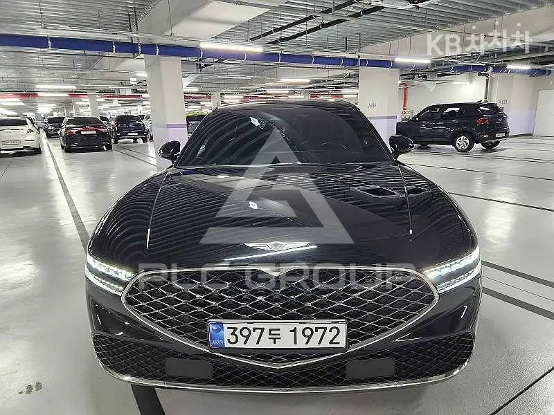 2022 Genesis G90